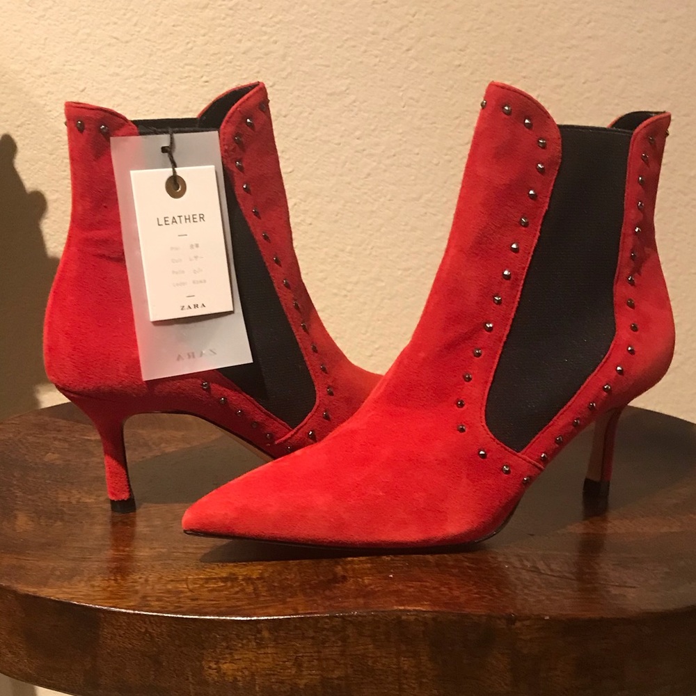 NWT ZARA RED SUEDE STUDDED ANKLE BOOTIES, Sz9 EU39